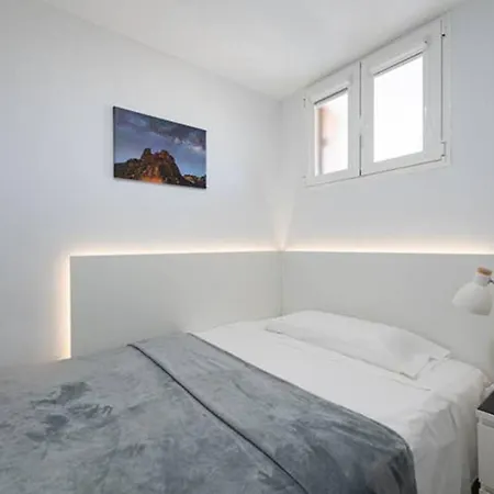 Comfortable And Cozy Apartment *